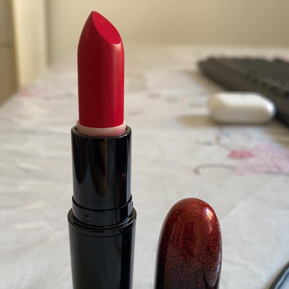 Mac All fired up - Picture 1 of 2